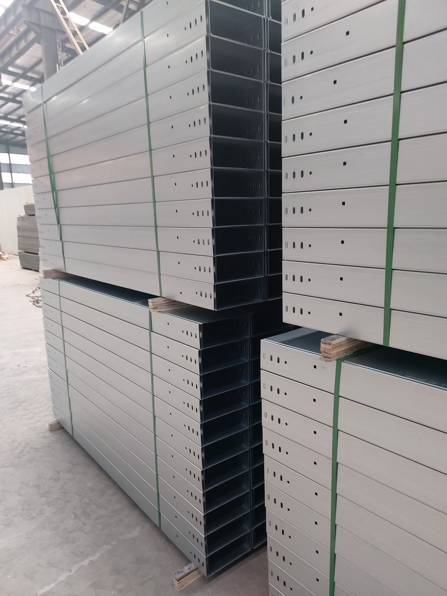 <b>不锈钢电缆桥架</b>